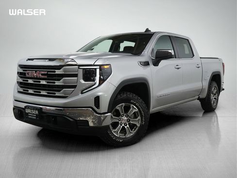 Used 2022 GMC Sierra 1500 SLE image 1