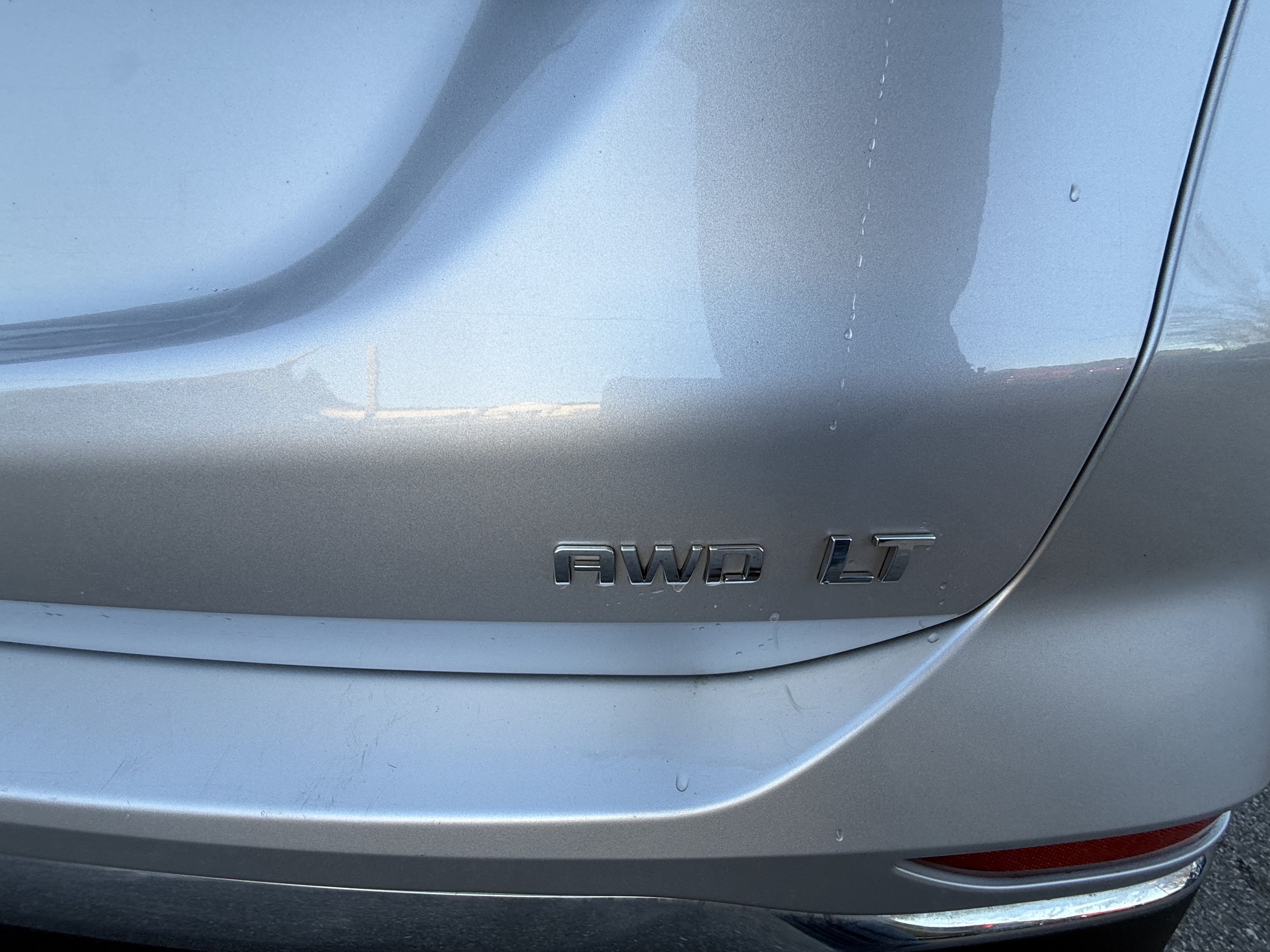 Used 2019 Chevrolet Equinox LT AWD/4WD image 32