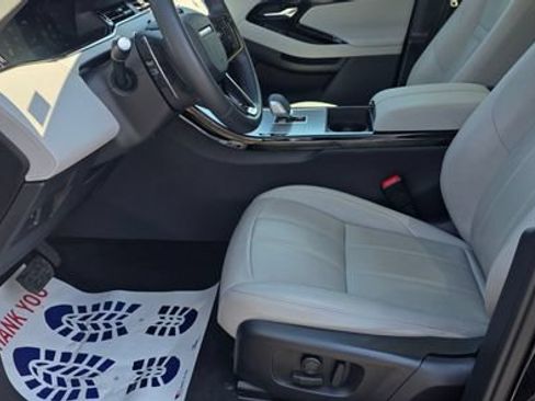 Used 2024 Land Rover Range Rover Evoque S AWD/4WD image 10