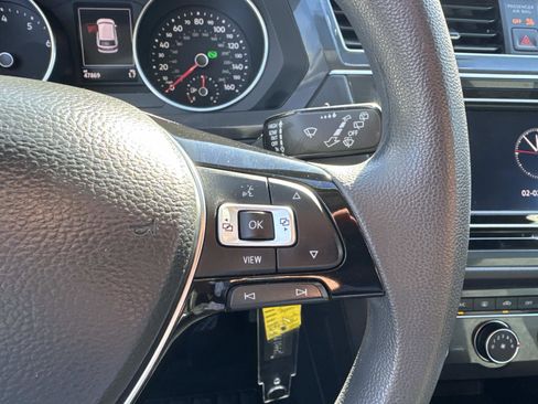 Used 2019 Volkswagen Tiguan S FWD image 17