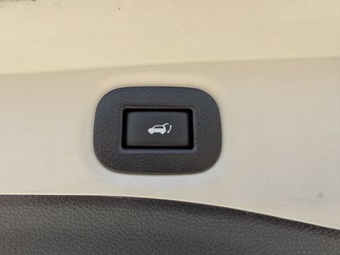 Used 2019 Nissan Rogue SV FWD image 25
