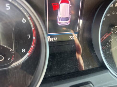 Used 2021 Volkswagen Atlas Cross Sport SE w/ Panoramic Sunroof Package AWD/4WD image 11