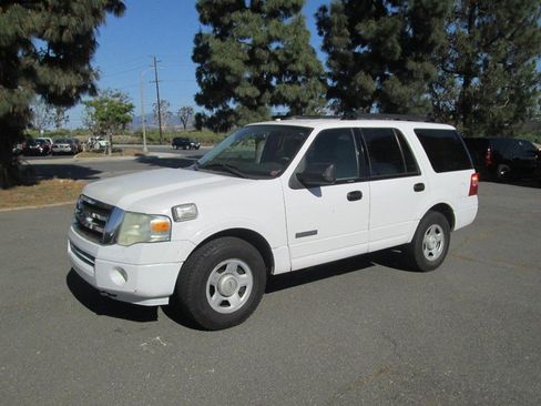 Used 2008 Ford Expedition XLT image 3