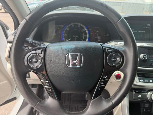 Used 2014 Honda Accord Plug-In Sedan image 9