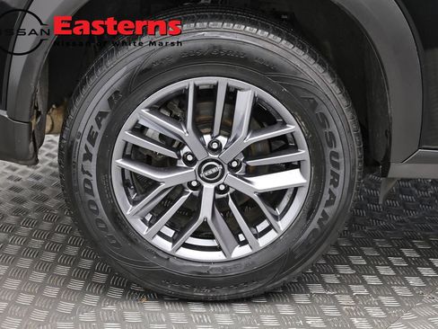 Used 2024 Nissan Rogue S AWD/4WD image 30