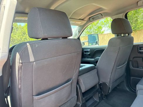 Used 2018 Chevrolet Silverado 2500 LT AWD/4WD image 21