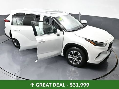 Used 2023 Toyota Highlander XLE FWD image 69
