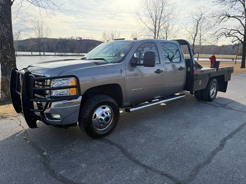 Used 2013 Chevrolet Silverado 3500 W/T w/ Skid Plate Package image 3