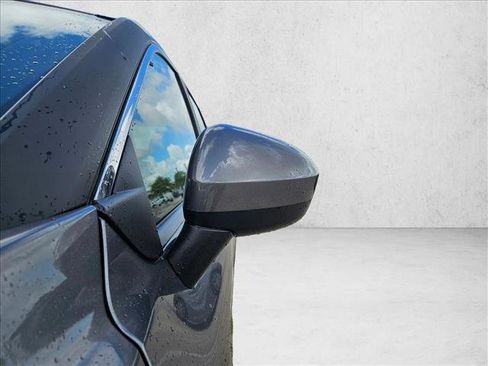 Used 2025 Nissan Rogue SV image 15