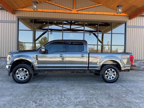 Used 2020 Ford F250 Lariat w/ Lariat Ultimate Package image 3
