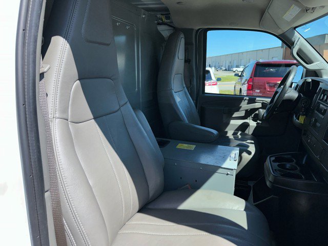 Used 2024 GMC Savana 2500 w/ Driver Convenience Package RWD image 32