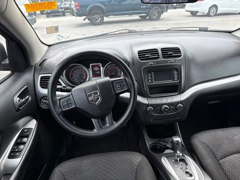 Used 2017 Dodge Journey SE w/ Flexible Seating Group FWD image 6
