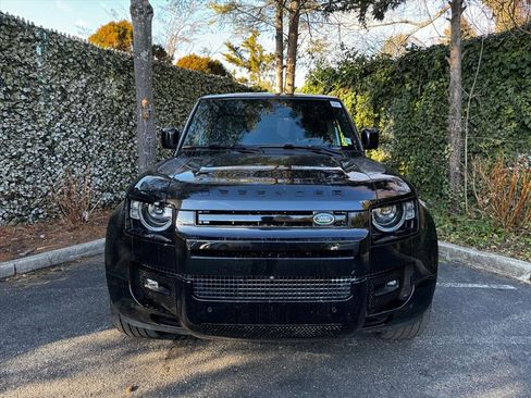 Used 2023 Land Rover Defender 110 V8 image 2