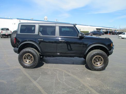 Used 2022 Ford Bronco Badlands image 4