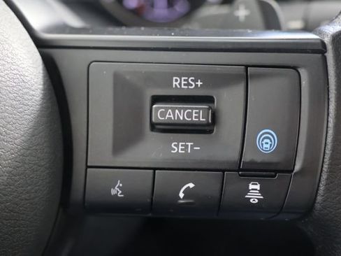 Used 2024 Nissan Rogue SV image 12