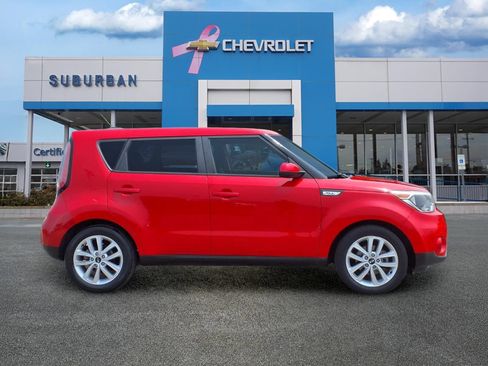 Used 2018 Kia Soul + FWD image 4