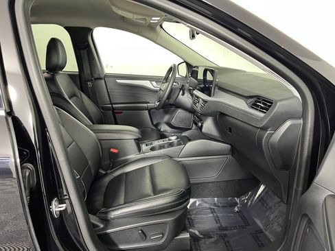 Used 2024 Ford Escape Platinum image 17