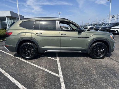 Certified 2025 Volkswagen Atlas Peak Edition SE AWD/4WD image 8