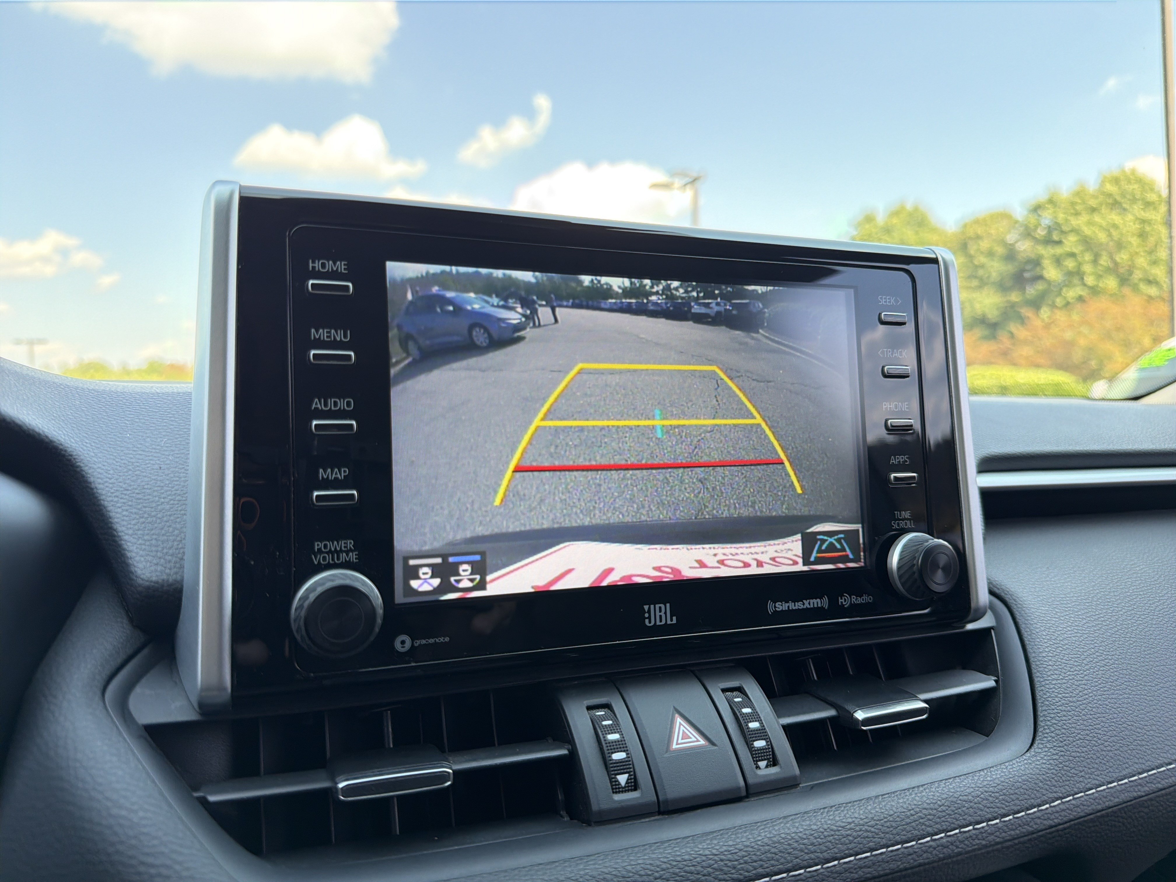 Used 2021 Toyota RAV4 XLE Premium AWD/4WD image 7