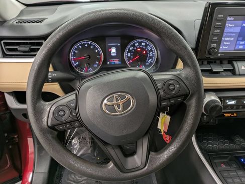 Used 2022 Toyota RAV4 LE AWD/4WD image 21