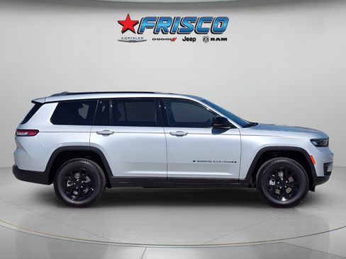 New 2025 Jeep Grand Cherokee L Altitude RWD image 2