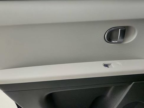 Used 2024 Hyundai Ioniq 5 SE RWD image 45
