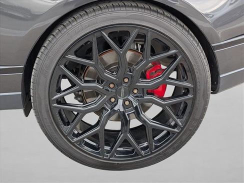 Used 2021 Land Rover Range Rover Autobiography image 16