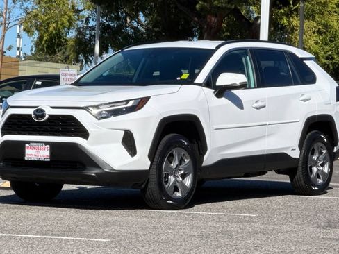 Certified 2025 Toyota RAV4 XLE AWD/4WD image 7