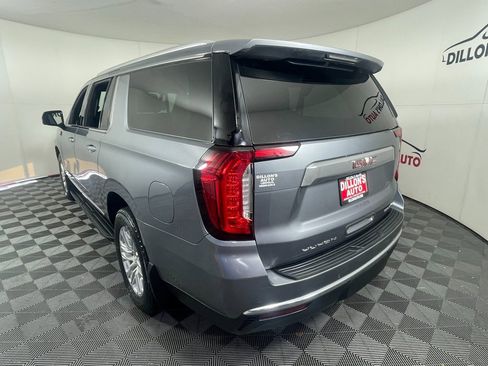 Used 2022 GMC Yukon XL SLT w/ SLT Premium Package image 4