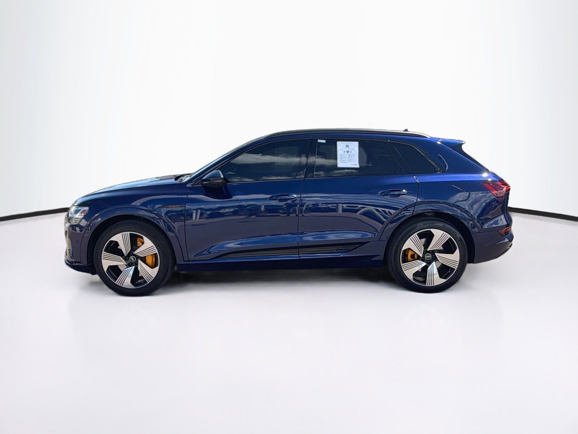 Used 2022 Audi e-tron Premium Plus AWD/4WD image 4