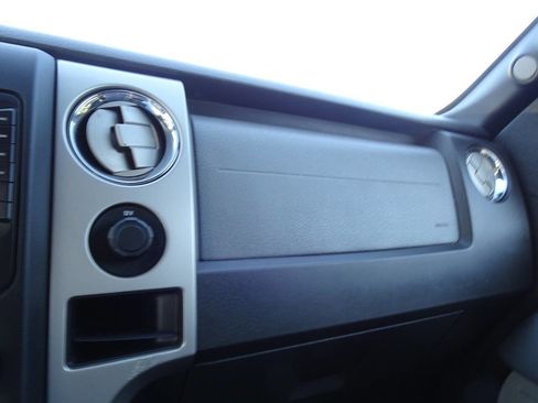 Used 2014 Ford F150 XLT w/ XLT Chrome Package image 36