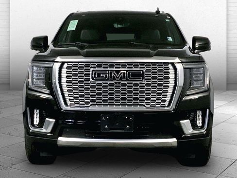 Used 2021 GMC Yukon Denali w/ Denali Premium Package AWD/4WD image 2