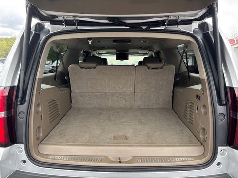 Used 2018 Chevrolet Suburban LT image 28