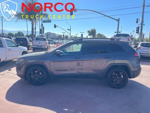 Used 2019 Jeep Cherokee Latitude Plus image 4