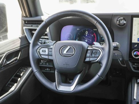 Used 2025 Lexus GX 550 AWD/4WD image 16