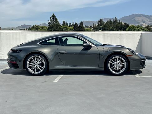 Used 2022 Porsche 911 Carrera RWD image 9