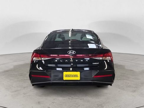 Certified 2025 Hyundai Elantra Limited FWD image 6