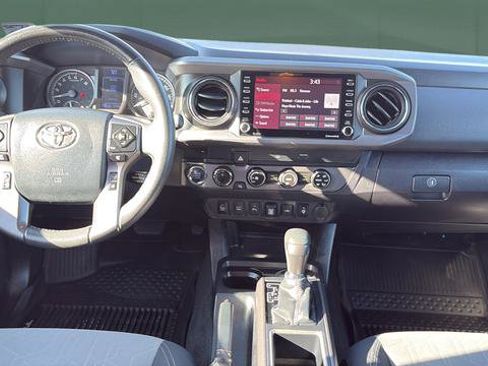 Used 2020 Toyota Tacoma TRD Off-Road w/ Technology Package image 23