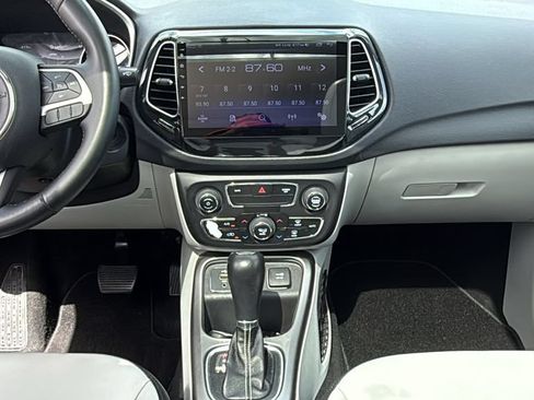 Used 2018 Jeep Compass Latitude w/ Popular Equipment Group FWD image 26