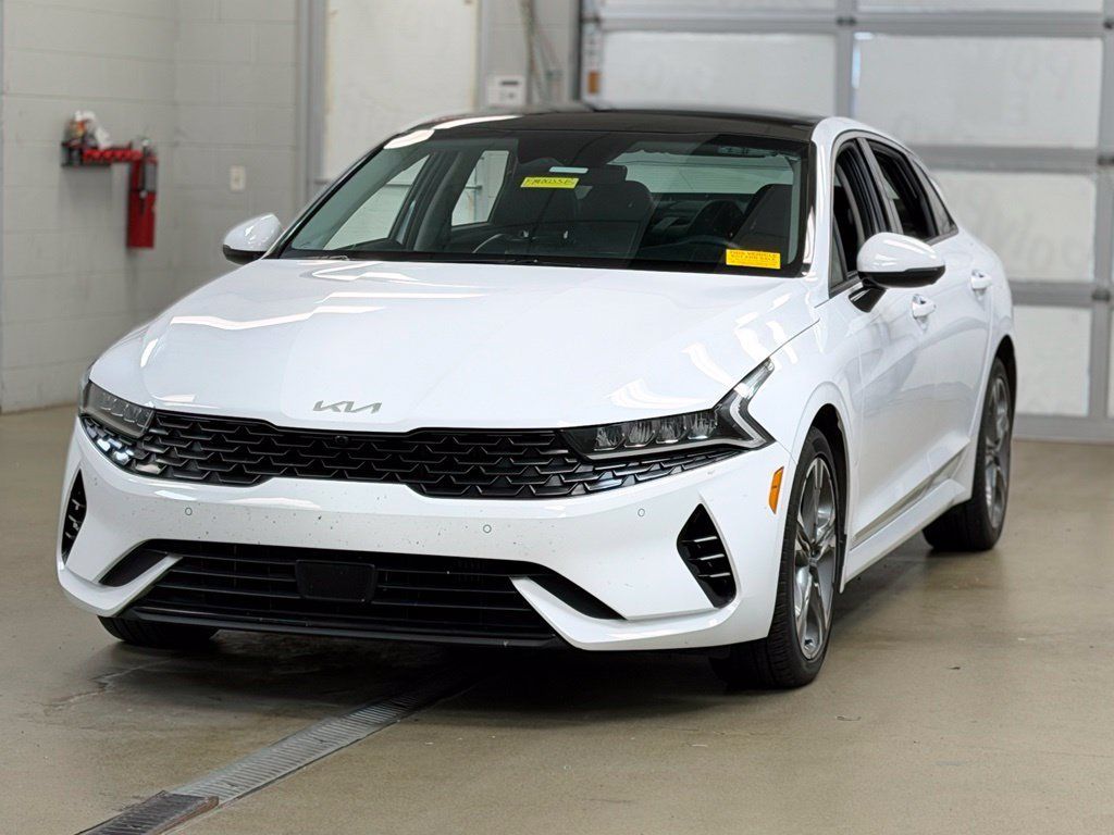 Used 2024 Kia K5 EX w/ EX Premium Package FWD image 3