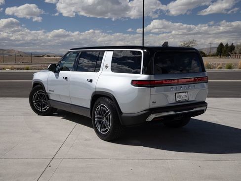 Used 2025 Rivian R1S Adventure image 5