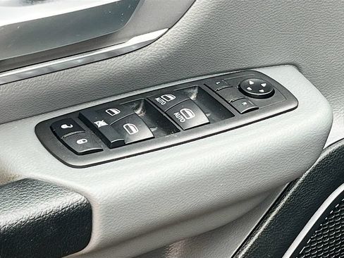 Used 2021 RAM 1500 Big Horn AWD/4WD image 17