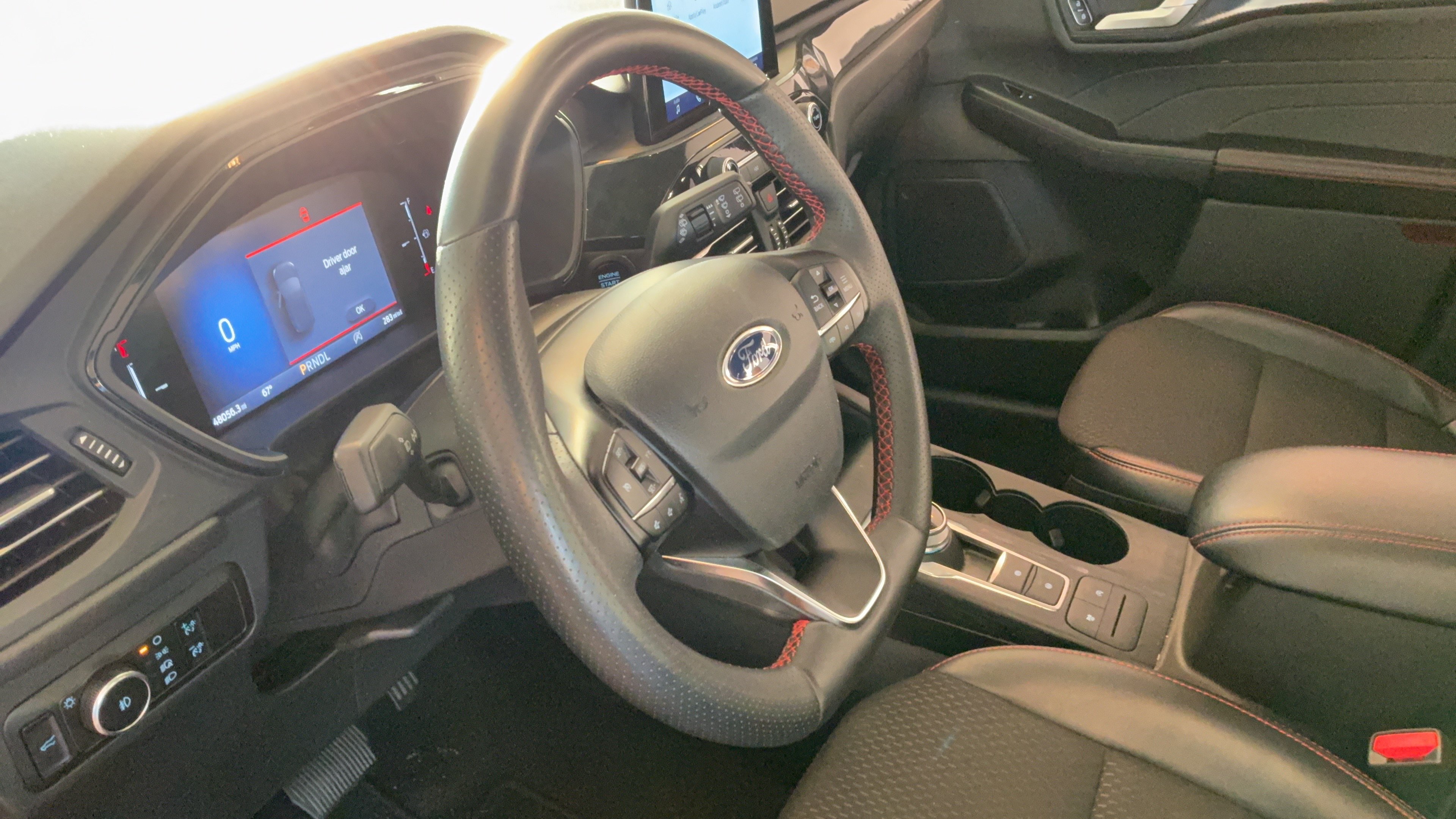 Used 2025 Ford Escape ST-Line Select AWD/4WD image 25