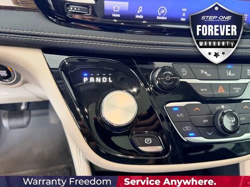 Used 2021 Chrysler Pacifica Limited AWD/4WD image 28
