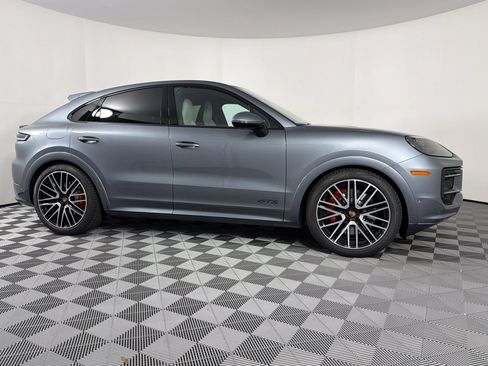 New 2026 Porsche Cayenne GTS AWD/4WD image 8