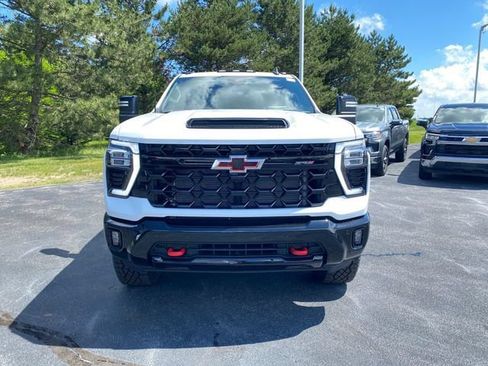 New 2026 Chevrolet Silverado 2500 ZR2 w/ LPO, Dark Essentials Package AWD/4WD image 9