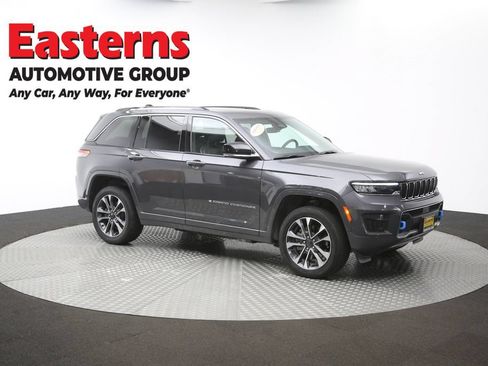 Used 2023 Jeep Grand Cherokee Overland w/ Luxury Tech Group IV AWD/4WD image 53