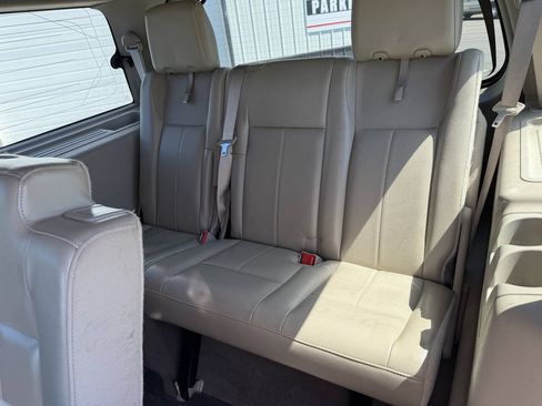 Used 2010 Ford Expedition XLT AWD/4WD image 18
