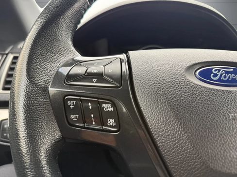 Used 2018 Ford Explorer XLT w/ Equipment Group 202A AWD/4WD image 29
