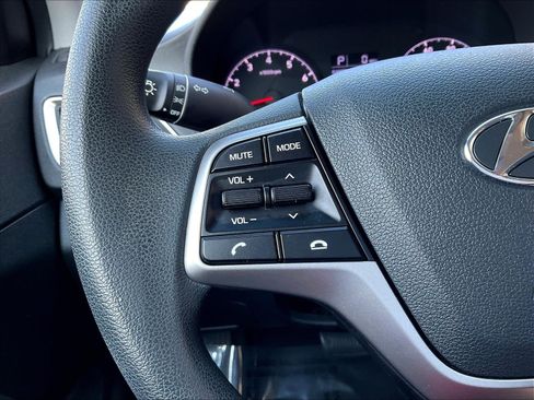 Used 2019 Hyundai Accent SE FWD image 10